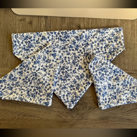 Floral dog bandanas - Picture 1 of 1
